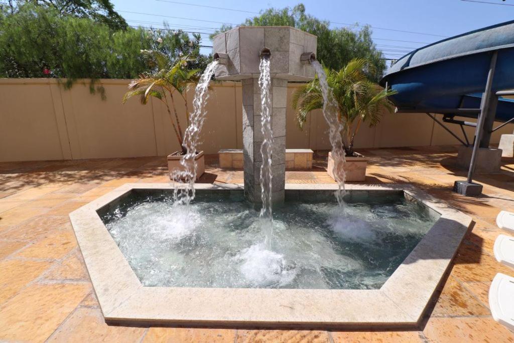 Villas diRoma Hotel e Parque 24 horas com café da manhã , ganhe um dia no Acqua Parque Splash Caldas Novas Esterno foto
